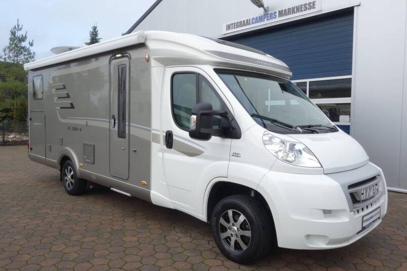 Hymer Exsis-T 688 AUTOMAAT, 150 pk, compact met 2 aparte bedden 5