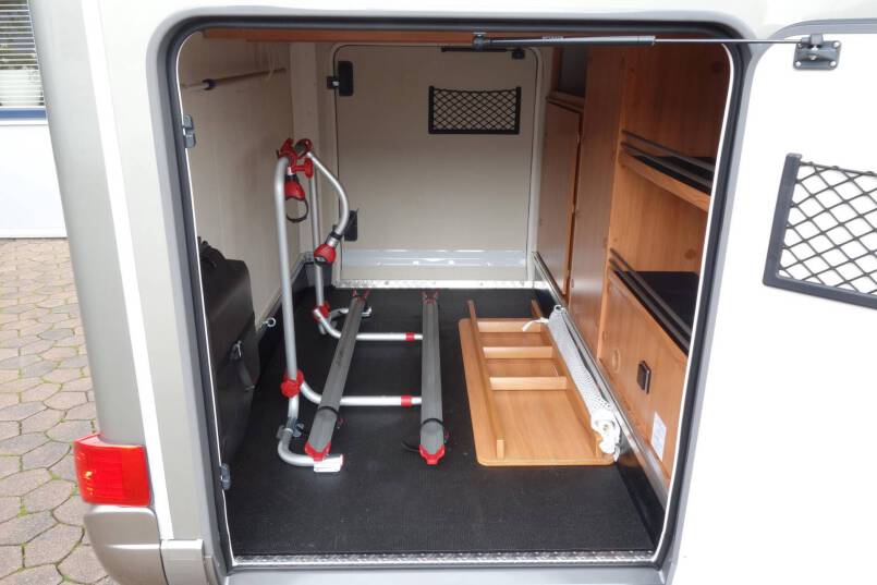 Hymer Exsis-T 688 AUTOMAAT, 150 pk, compact met 2 aparte bedden 8