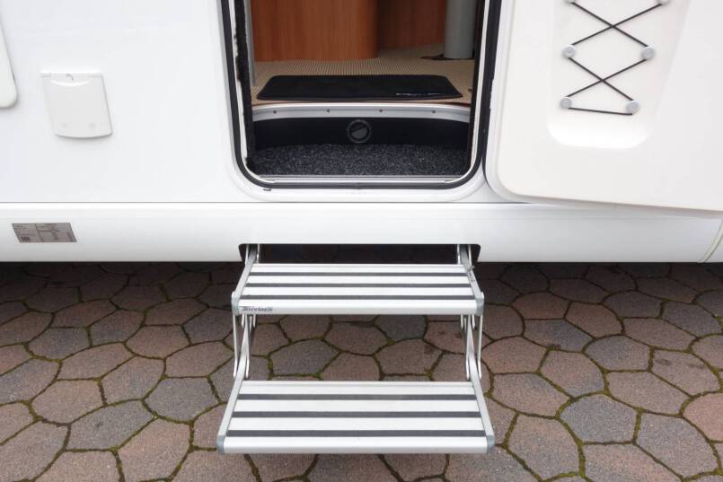 Hymer T 588 SL AUTOMAAT, 180 pk half integraal, enkele bedden 10