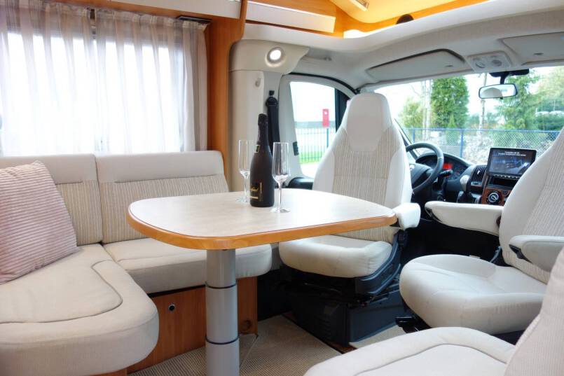 Hymer T 588 SL AUTOMAAT, 180 pk half integraal, enkele bedden 22