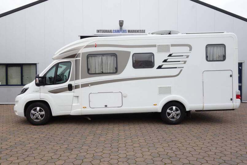 Hymer T 588 SL AUTOMAAT, 180 pk half integraal, enkele bedden 2
