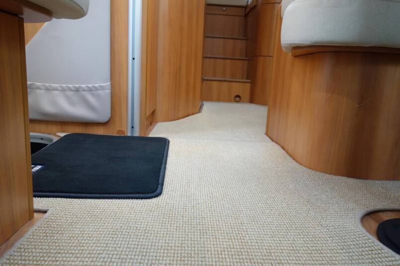 Hymer T 588 SL AUTOMAAT, 180 pk half integraal, enkele bedden 39