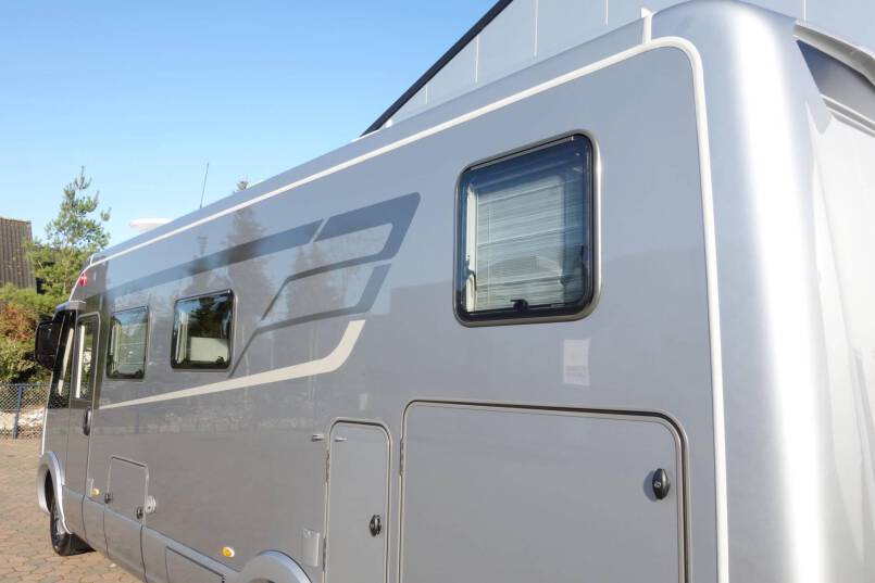 Hymer B 704 SL SupremeLine AUTOMAAT, 180 pk, Crystal-zilver metallic, 2 aparte bedden 13