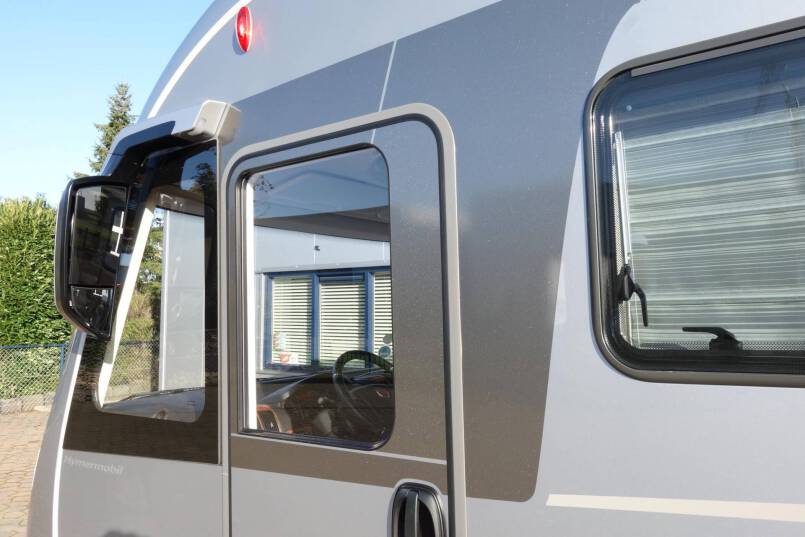Hymer B 704 SL SupremeLine AUTOMAAT, 180 pk, Crystal-zilver metallic, 2 aparte bedden 15