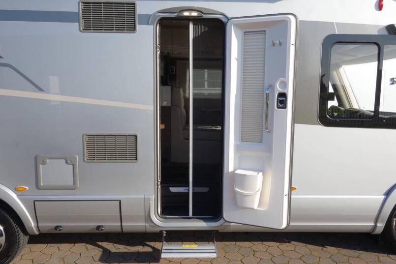Hymer B 704 SL SupremeLine AUTOMAAT, 180 pk, Crystal-zilver metallic, 2 aparte bedden 21
