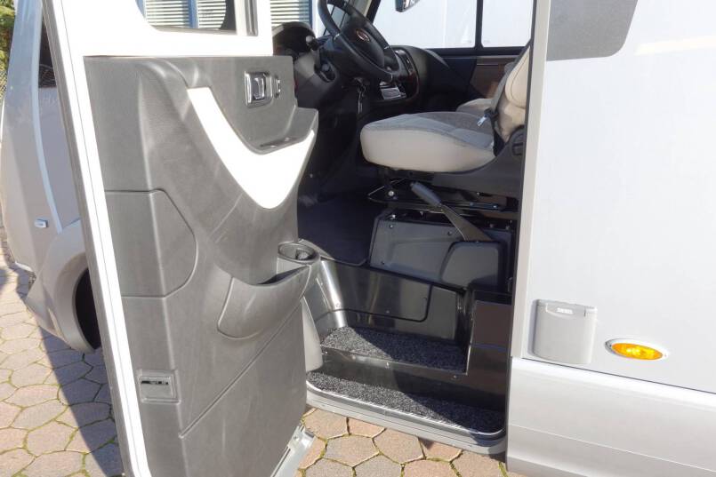 Hymer B 704 SL SupremeLine AUTOMAAT, 180 pk, Crystal-zilver metallic, 2 aparte bedden 22