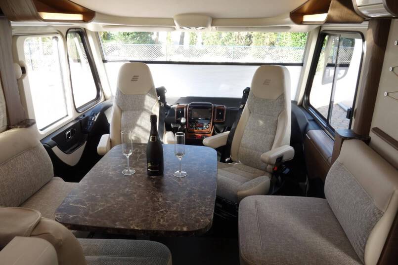 Hymer B 704 SL SupremeLine AUTOMAAT, 180 pk, Crystal-zilver metallic, 2 aparte bedden 32