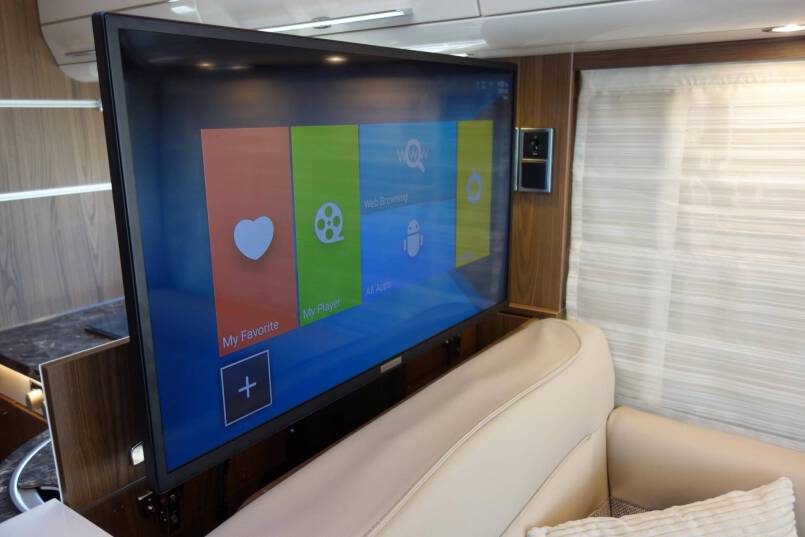 Hymer B 704 SL SupremeLine AUTOMAAT, 180 pk, Crystal-zilver metallic, 2 aparte bedden 39