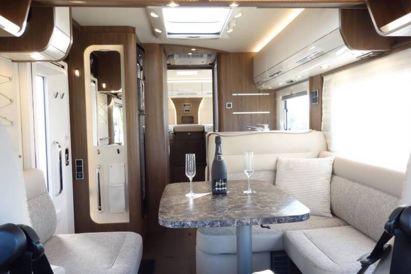 Hymer B 704 SL SupremeLine AUTOMAAT, 180 pk, Crystal-zilver metallic, 2 aparte bedden 40
