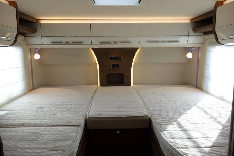 Hymer B 704 SL SupremeLine AUTOMAAT, 180 pk, Crystal-zilver metallic, 2 aparte bedden 48