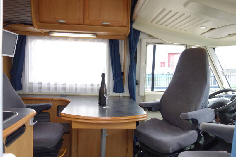 Hymer B 524 G luxe barzit met garage 13
