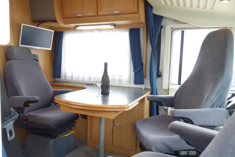 Hymer B 524 G luxe barzit met garage 14