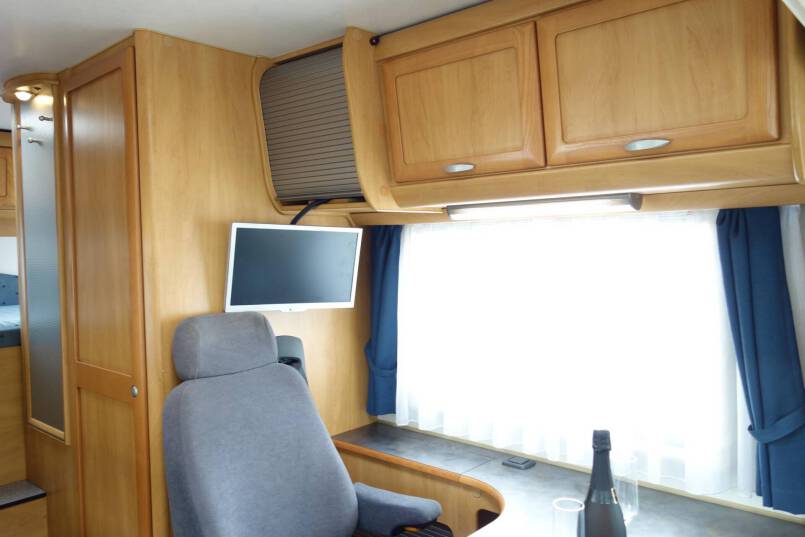 Hymer B 524 G luxe barzit met garage 17