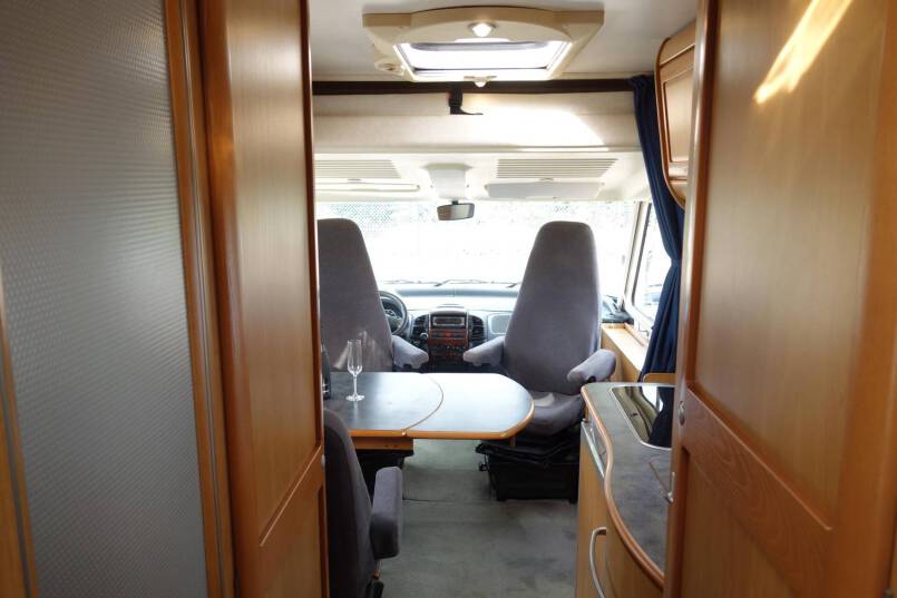 Hymer B 524 G luxe barzit met garage 23
