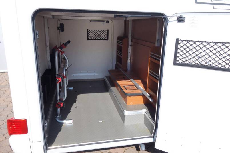 Hymer B 514 compacte 4 persoons met garage 9