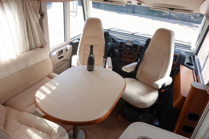 Hymer B 514 compacte 4 persoons met garage 13