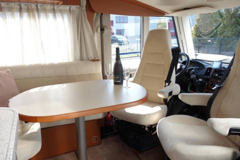 Hymer B 514 compacte 4 persoons met garage 14