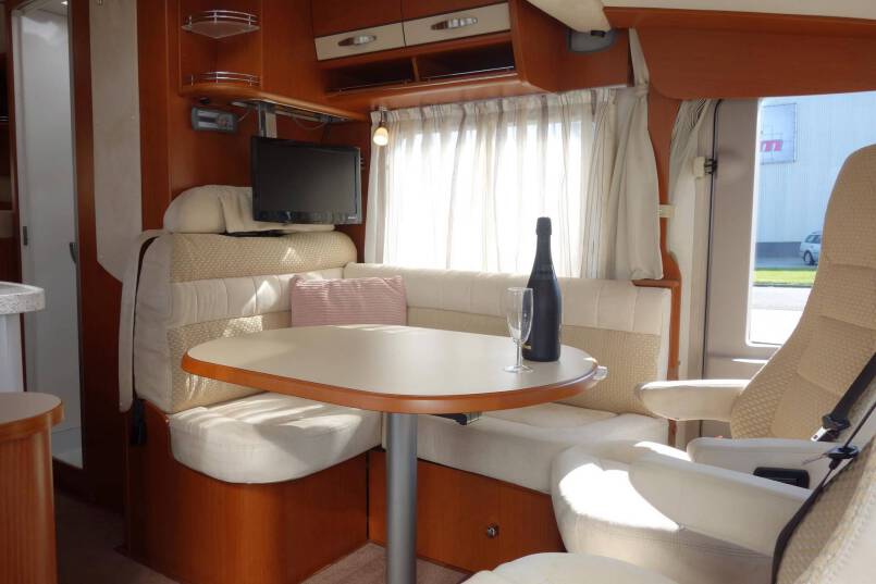 Hymer B 514 compacte 4 persoons met garage 15