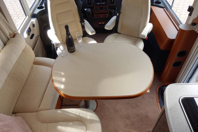 Hymer B 514 compacte 4 persoons met garage 17