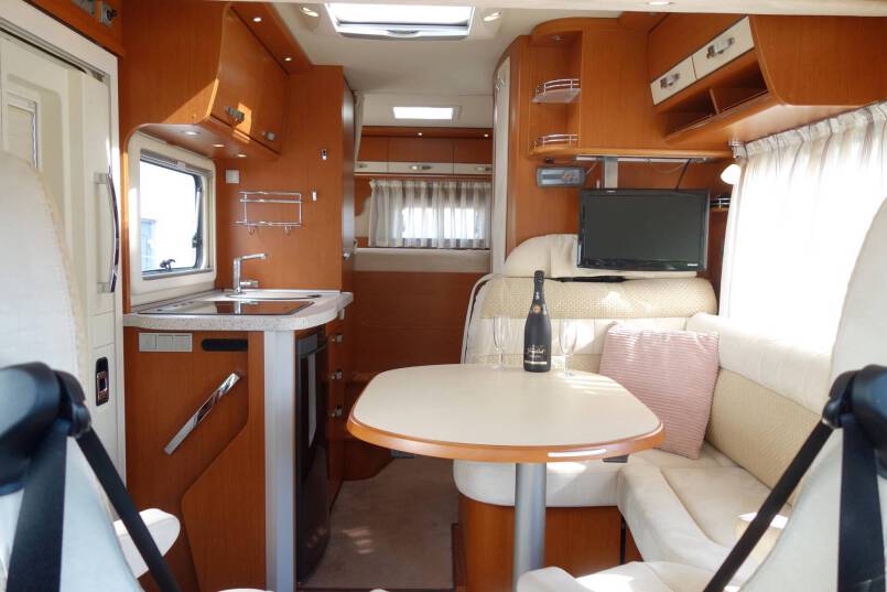 Hymer B 514 compacte 4 persoons met garage 18