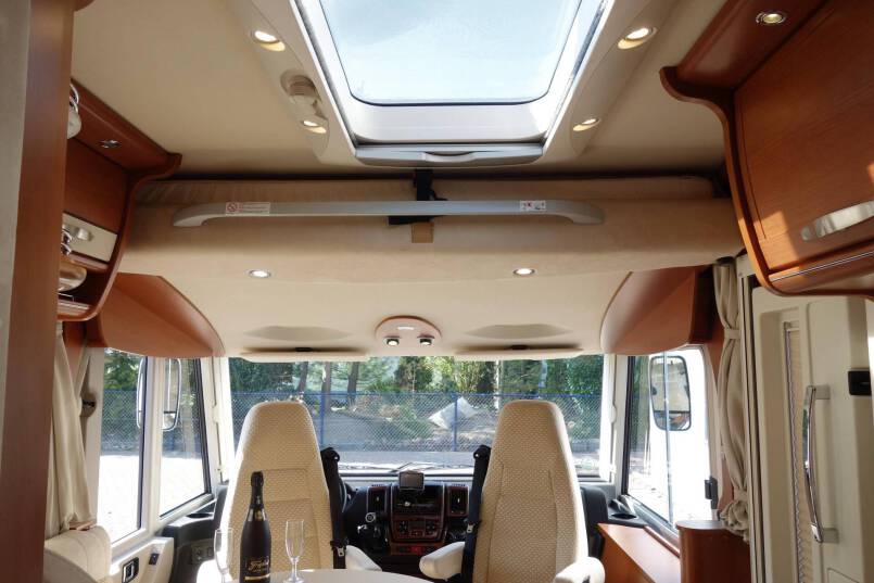 Hymer B 514 compacte 4 persoons met garage 27