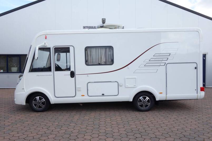 Hymer B 514 compacte 4 persoons met garage 2