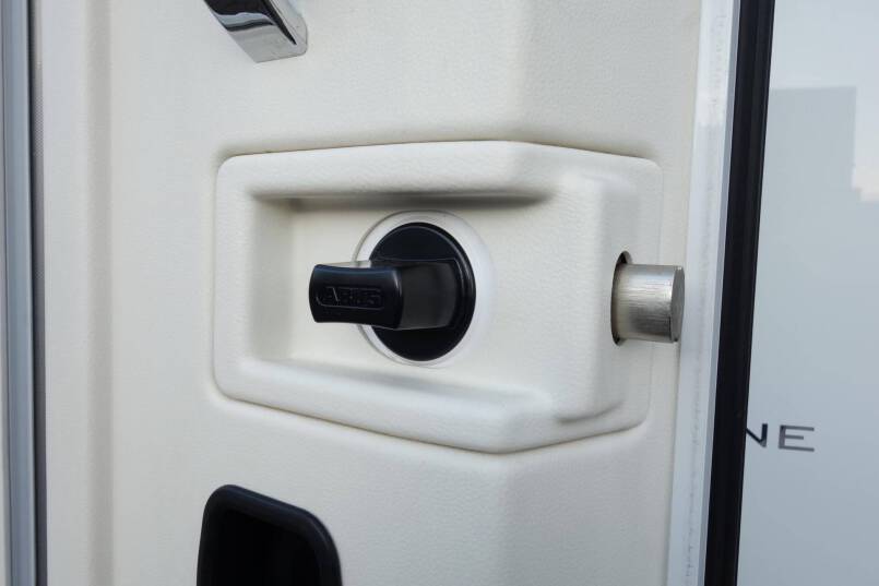 Hymer B 704 PL AUTOMAAT, 177 pk PremiumLine, 2 aparte bedden 16