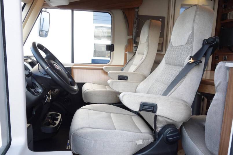 Hymer B 704 PL AUTOMAAT, 177 pk PremiumLine, 2 aparte bedden 18