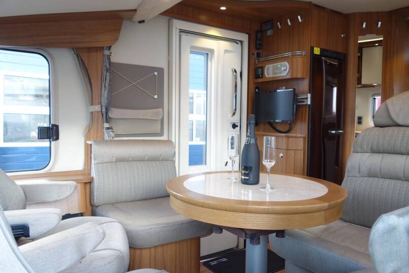 Hymer B 704 PL AUTOMAAT, 177 pk PremiumLine, 2 aparte bedden 26