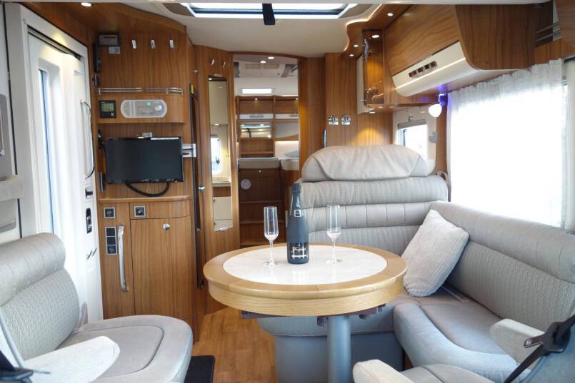Hymer B 704 PL AUTOMAAT, 177 pk PremiumLine, 2 aparte bedden 28