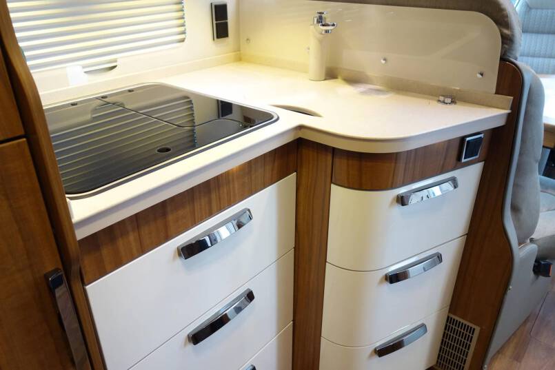 Hymer B 704 PL AUTOMAAT, 177 pk PremiumLine, 2 aparte bedden 31