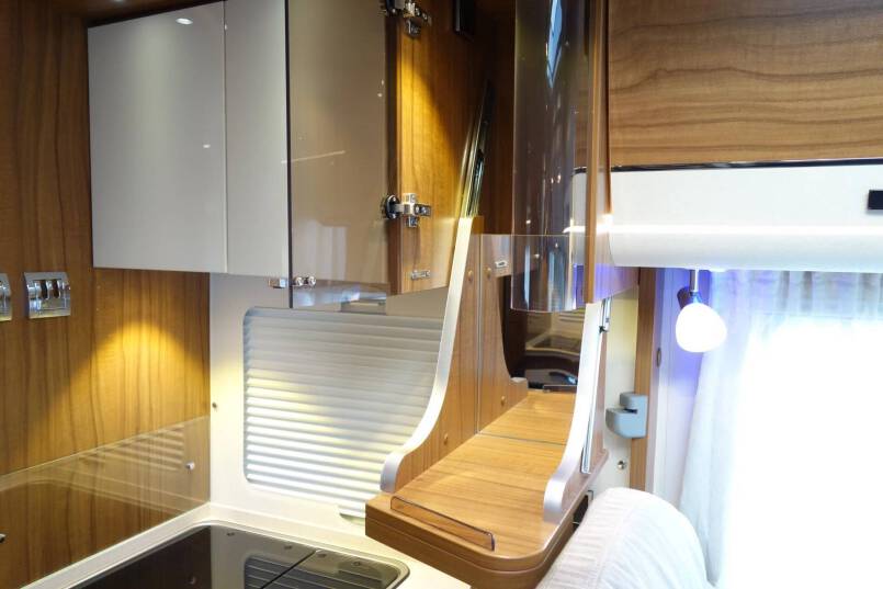Hymer B 704 PL AUTOMAAT, 177 pk PremiumLine, 2 aparte bedden 33