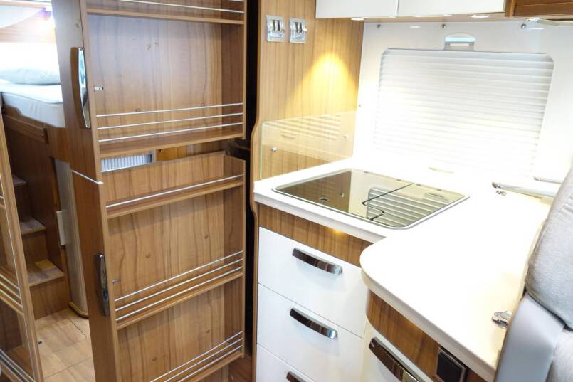 Hymer B 704 PL AUTOMAAT, 177 pk PremiumLine, 2 aparte bedden 34