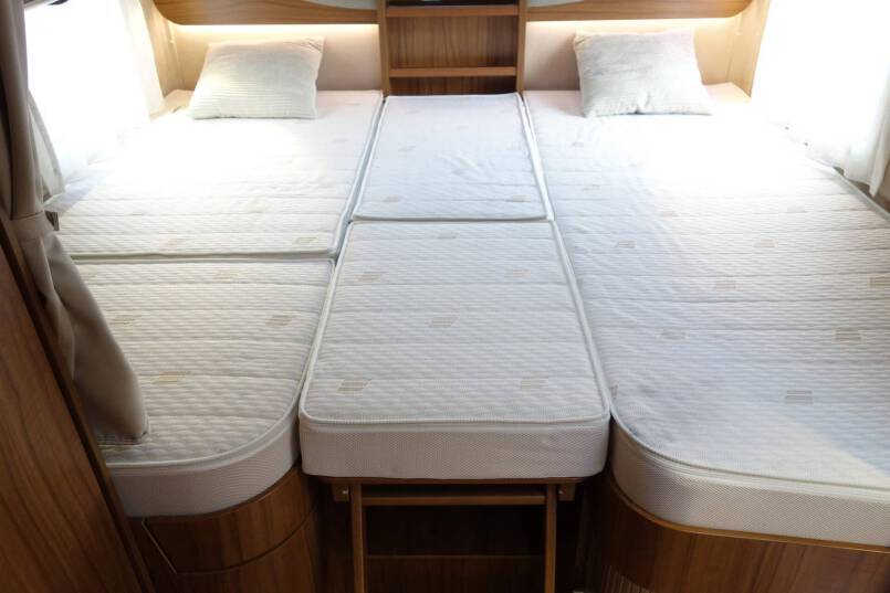 Hymer B 704 PL AUTOMAAT, 177 pk PremiumLine, 2 aparte bedden 38