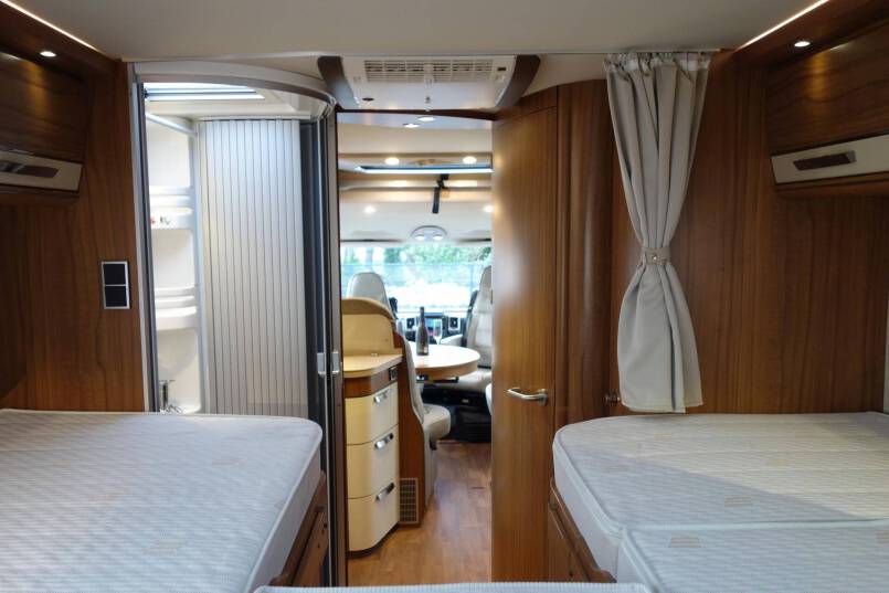 Hymer B 704 PL AUTOMAAT, 177 pk PremiumLine, 2 aparte bedden 43
