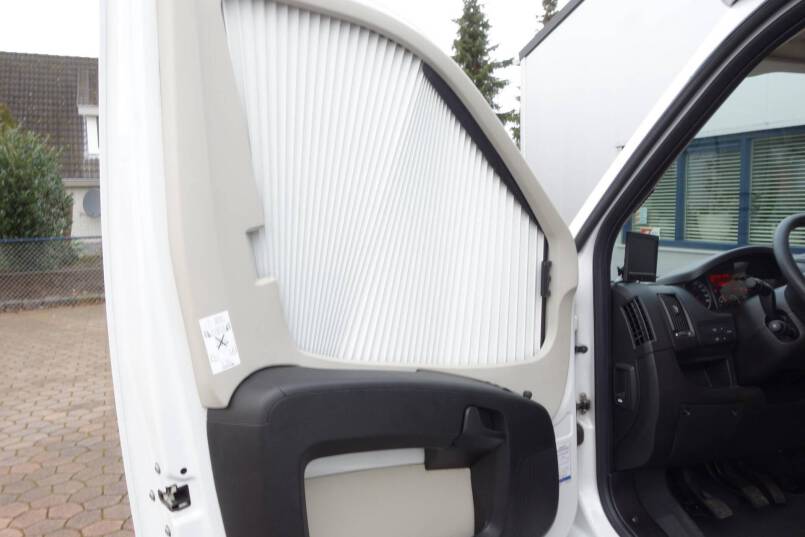 Knaus TI 600 compact, 2 aparte bedden, garage 12