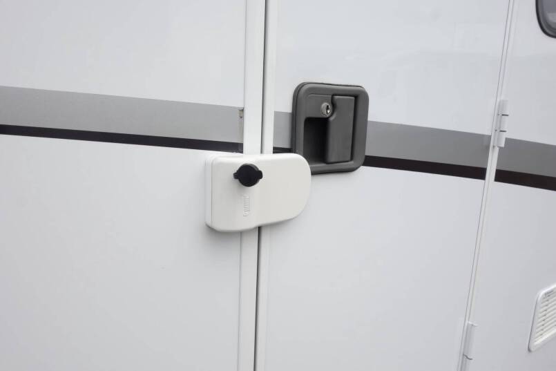 Knaus TI 600 compact, 2 aparte bedden, garage 4