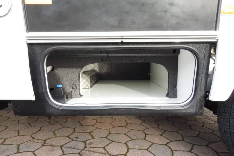 Hymer BMC I 680 9 G AUTOMAAT, 2 aparte bedden 12
