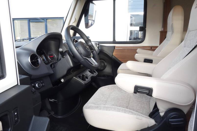 Hymer BMC I 680 9 G AUTOMAAT, 2 aparte bedden 17