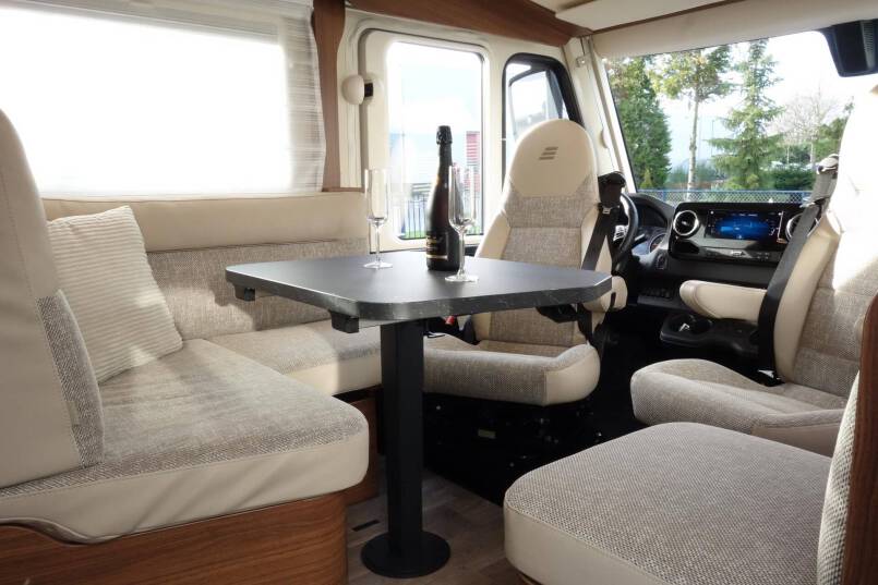 Hymer BMC I 680 9 G AUTOMAAT, 2 aparte bedden 24