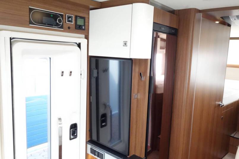 Hymer BMC I 680 9 G AUTOMAAT, 2 aparte bedden 28