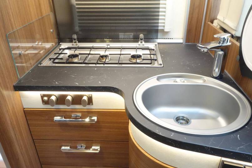 Hymer BMC I 680 9 G AUTOMAAT, 2 aparte bedden 31