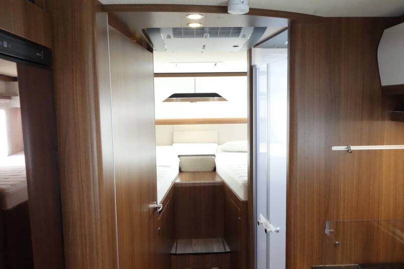 Hymer BMC I 680 9 G AUTOMAAT, 2 aparte bedden 32