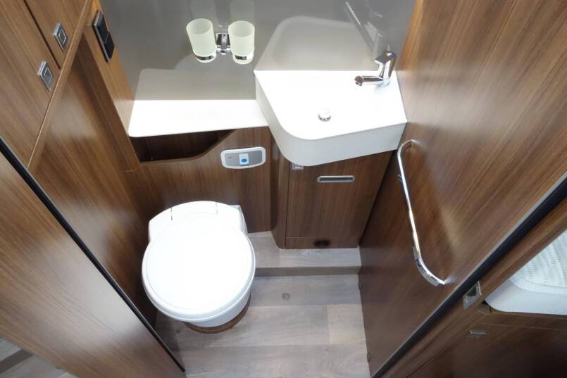 Hymer BMC I 680 9 G AUTOMAAT, 2 aparte bedden 41