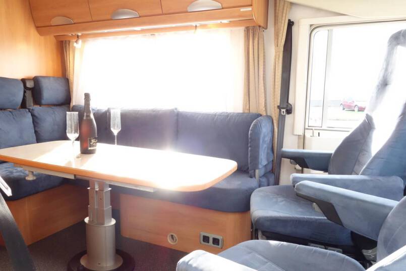 Hymer B 644 G L-zit, grote garage 18