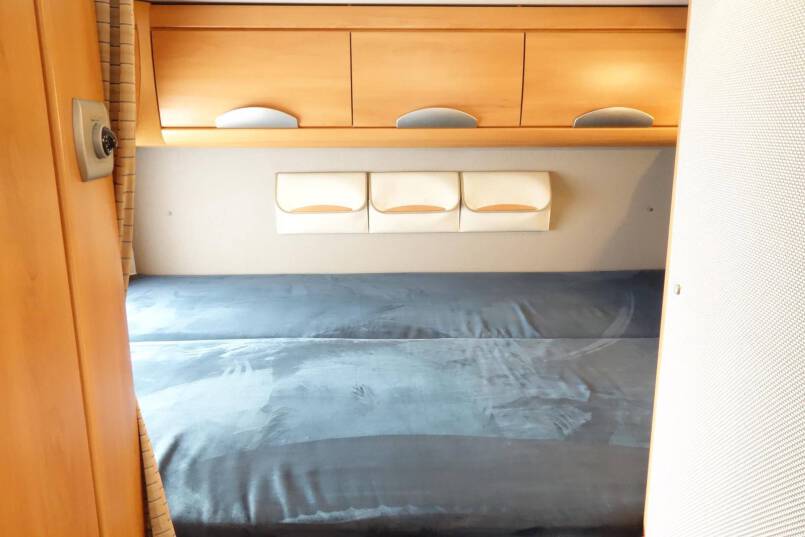 Hymer B 644 G L-zit, grote garage 27