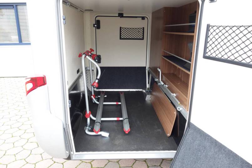 Hymer BMC I 580 9 G AUTOMAAT, Cristal-Zilver, bovenkastjes 12
