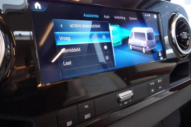 Hymer BMC I 580 9 G AUTOMAAT, Cristal-Zilver, bovenkastjes 21