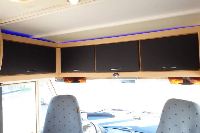 Hymer B 574 Oyster 85, bovenkastjes cabine, uniek! 20
