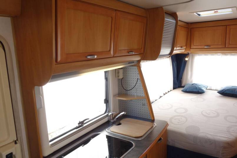 Hymer B 574 Oyster 85, bovenkastjes cabine, uniek! 23